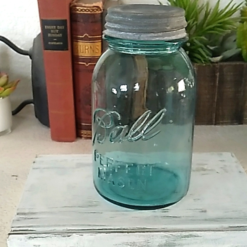 Vintage Blue Ball Perfect Mason Jar with Lid